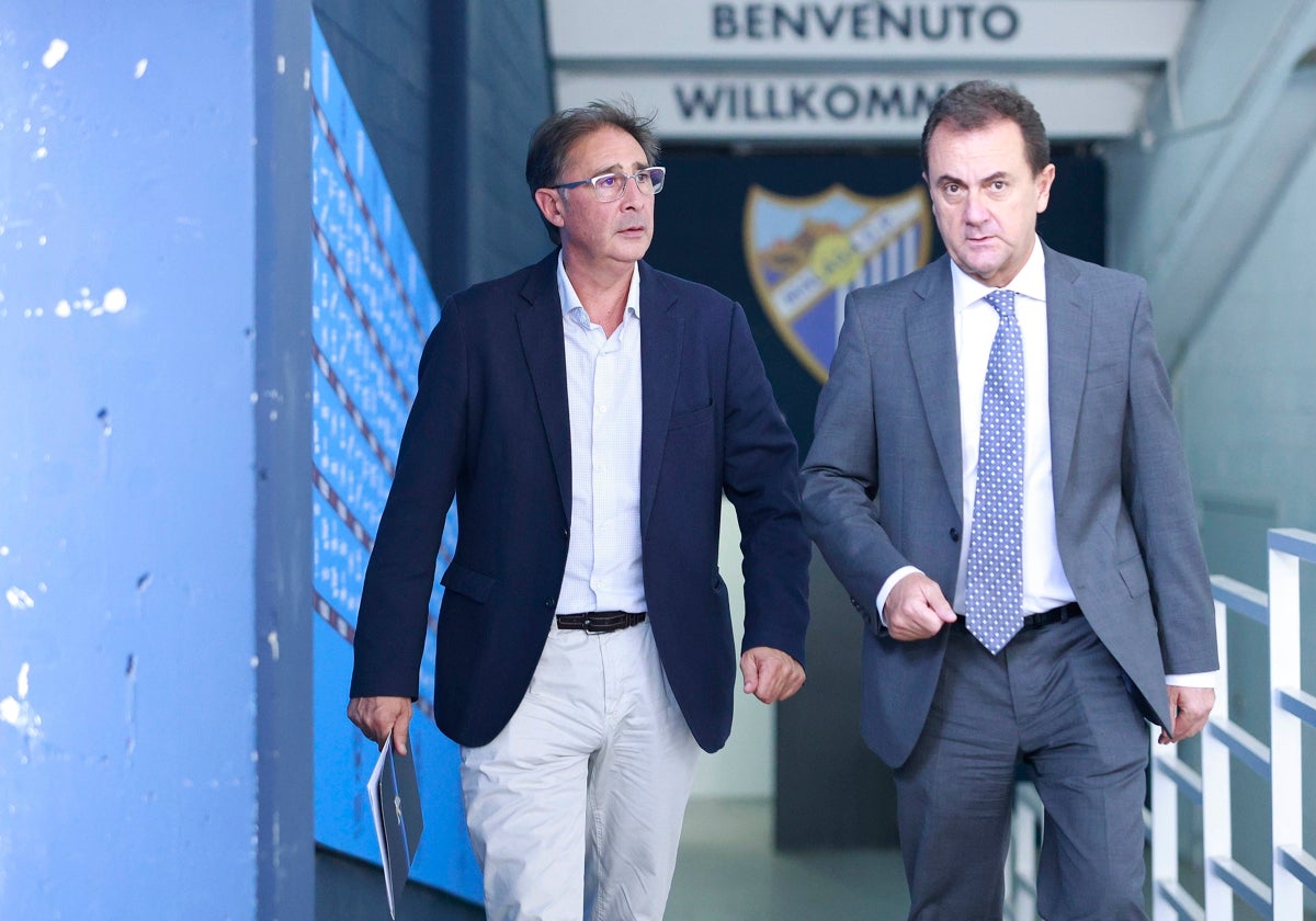 Loren Juarros, director deportivo del Málaga, y José María Muñoz, administrador judicial del club.