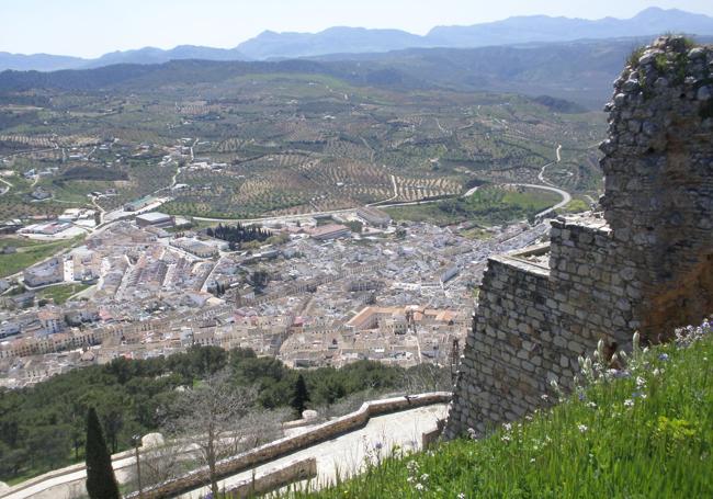 Vista panorámica de Archidona y su entorno desde su antigua fortaleza andalusí.