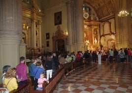 Besamanos a la Virgen de la Victoria en la Catedral, en mayo de 2018.