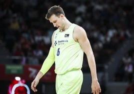 Vesely será baja de larga duración en el Barcelona.