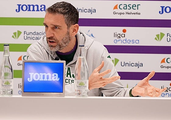 Ibon Navarro durante la rueda de prensa.