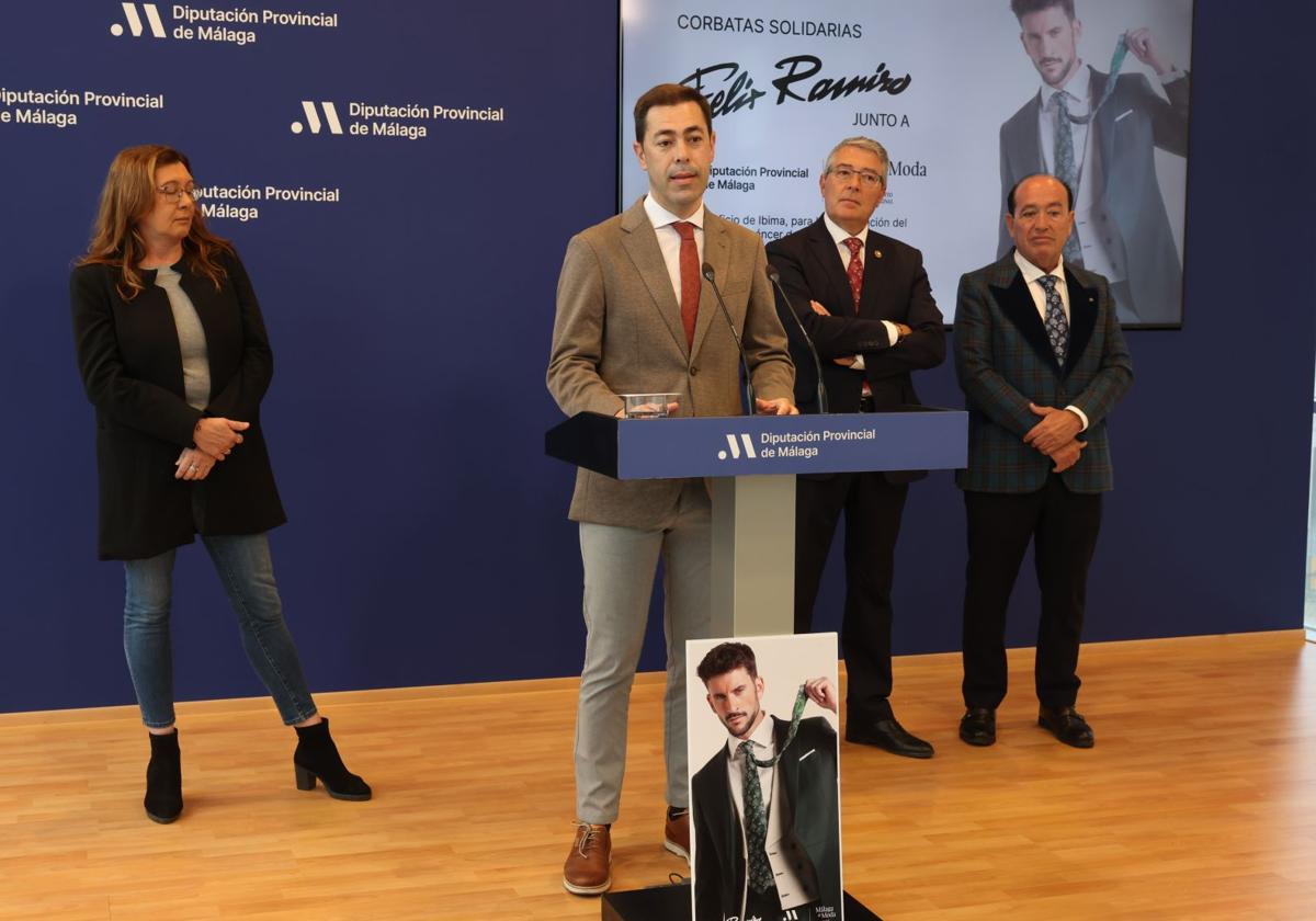 Málaga de Moda y Félix Ramiro lanzan 'corbatas solidarias' para el cáncer de próstata