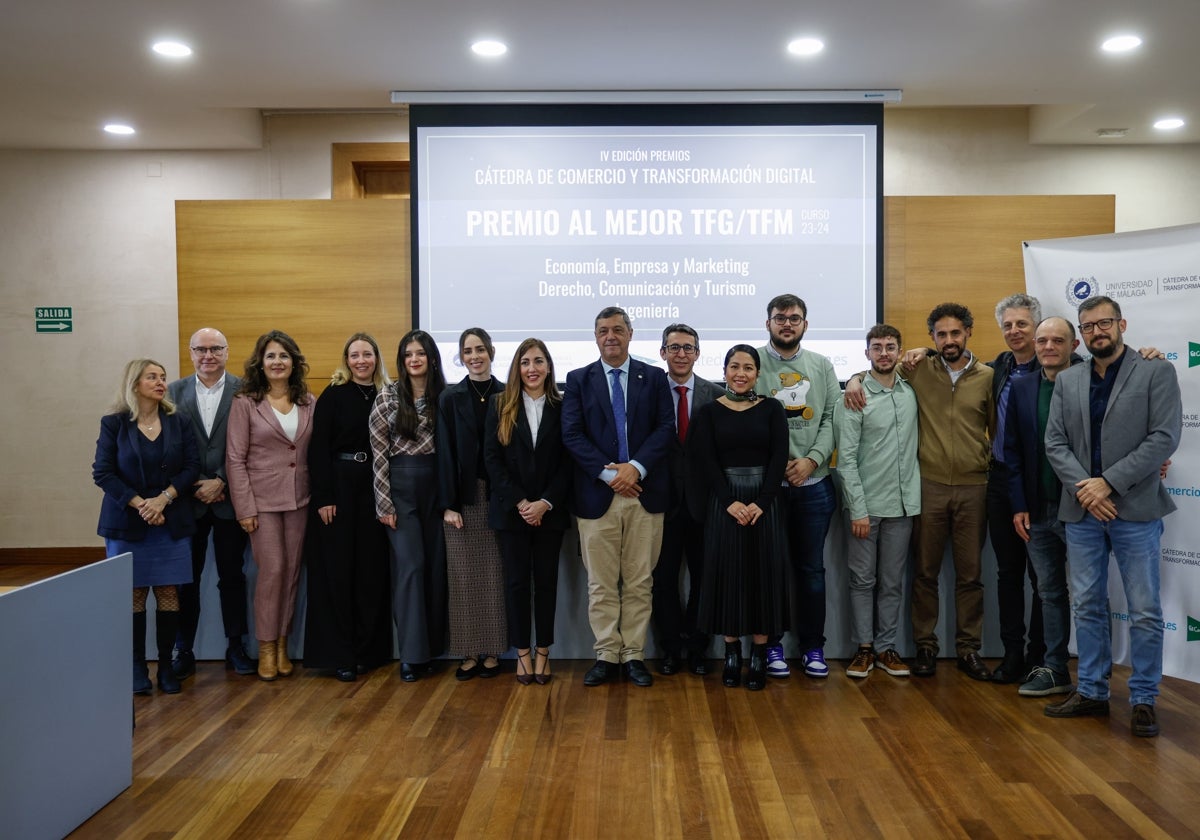 Foto de familia durante la entrega de premios.