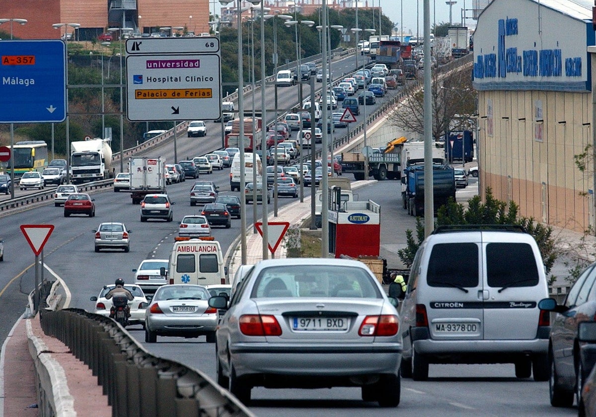 Retenciones en la autovía del Guadalhorce.