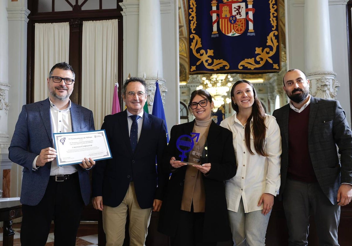 Imagen principal - Parte de los premiados de esta edición. 