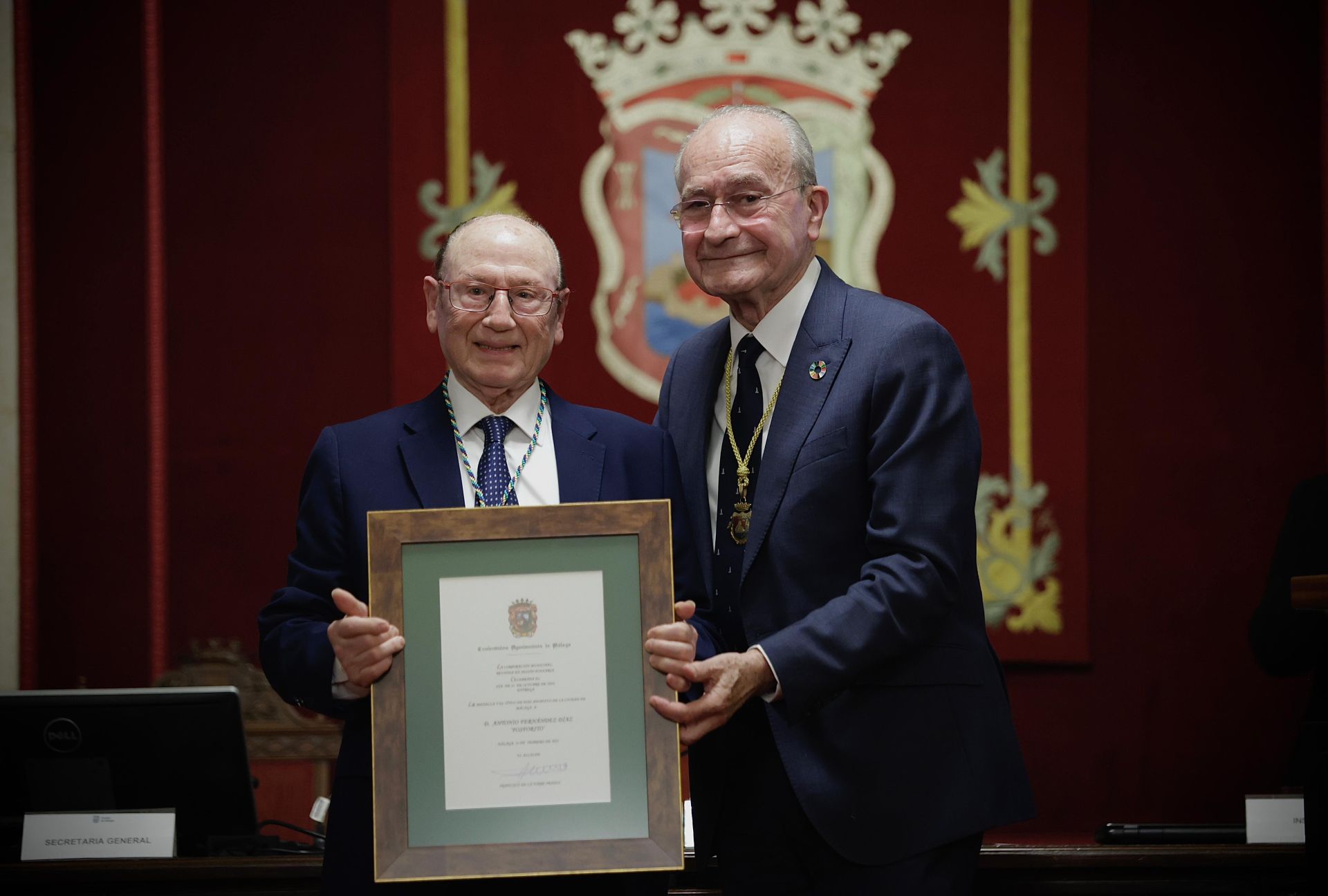 La Medalla de la Ciudad de Málaga a Fosforito, en imágenes