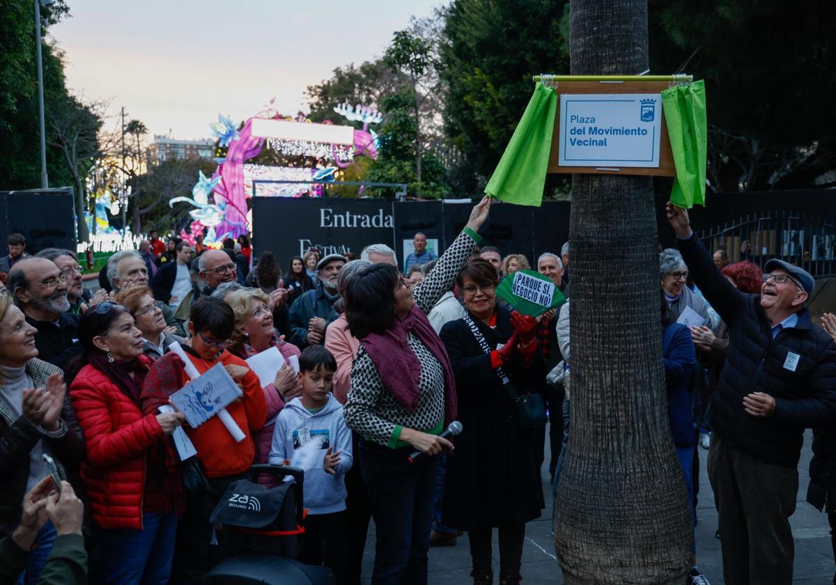 Inauguración simbólica de la Plaza del Movimiento Vecinal, en el Parque del Oeste.