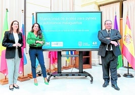 Natalia Sánchez, Alicia Izquierdo y Antonio Vega, en la presentación de la línea de avales.