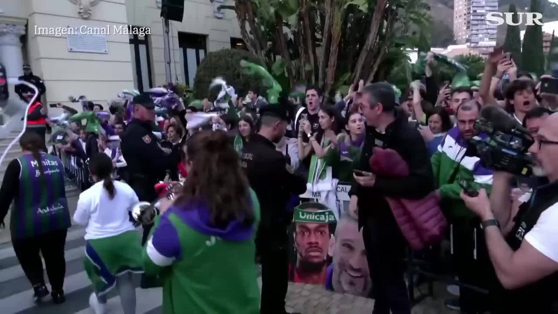 Así fue la celebración del Unicaja por las calles de Málaga