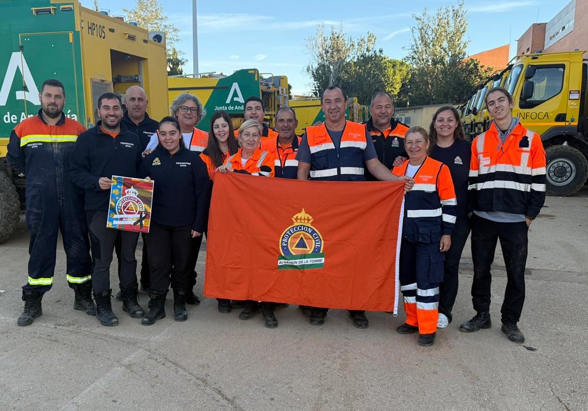 Voluntarios de Protección Civil de Alhaurín de la Torre, durante su estancia en Moncada.