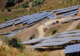 Imagen de archivo de un parque fotovoltaico en una zona agraria de la provincia.