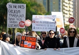 Una imagen de las protestas de docentes interinos para frenar las oposiciones.