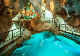 Lago artificial de la Cueva del Tesoro.