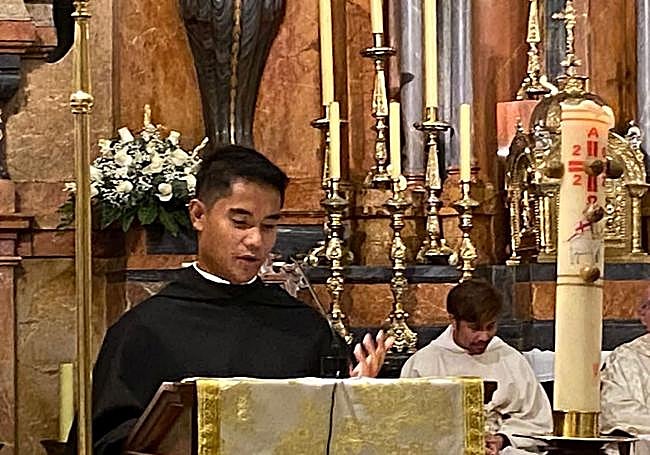 Fray Glen, actual profesor en Los Olivos, fue ordenado sacerdote ayer en Manila