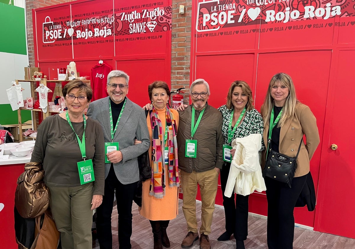 Marisa Bustinduy, Josele Aguilar, Magdalena Álvarez, Rafael Granados, Susana Díaz y Estefanía Martín Palop, esta mañana en Armilla.