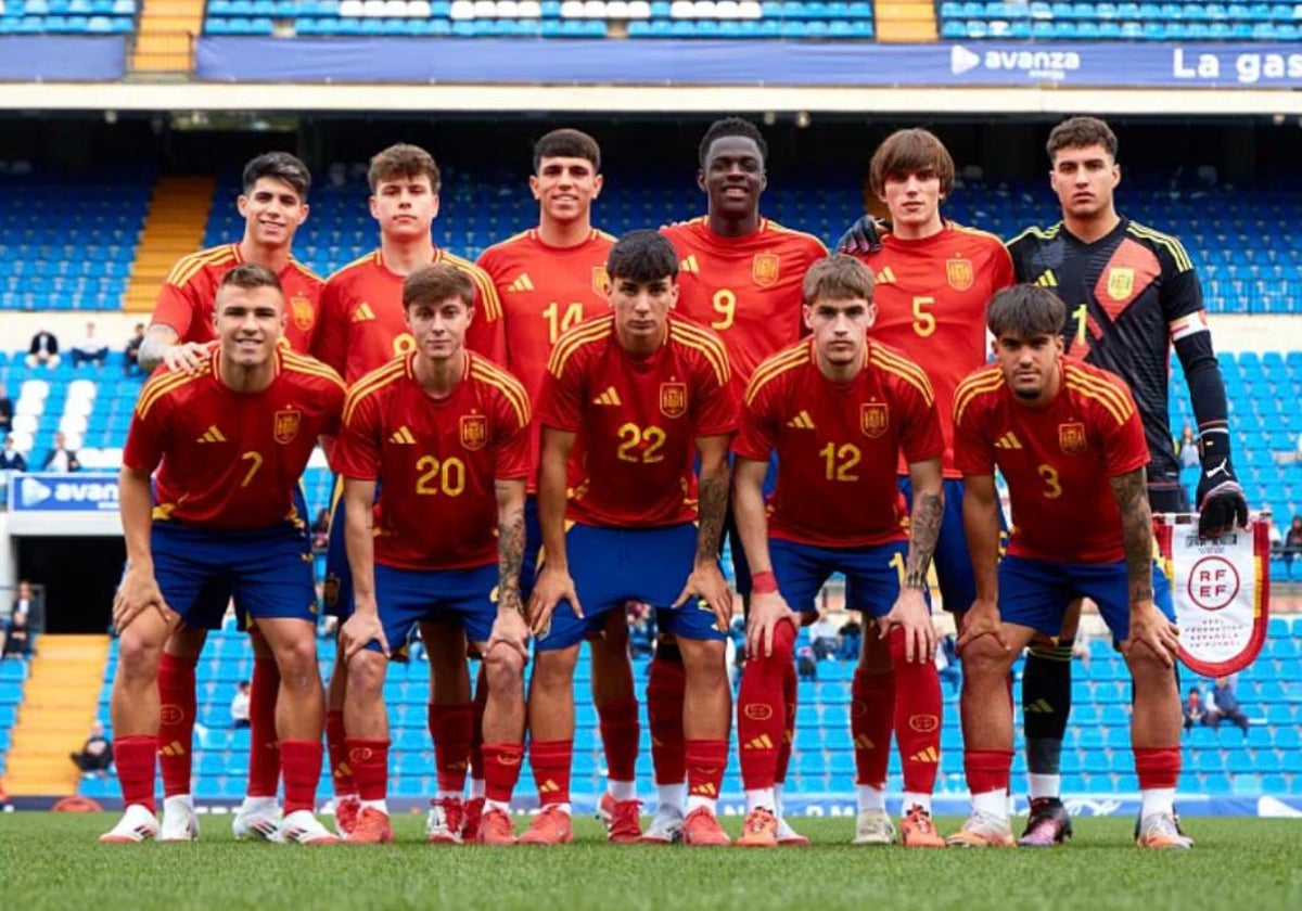 El once de la selección española sub-19 en el partido frente a Noruega.