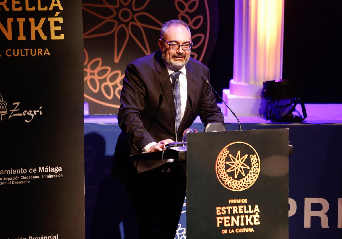 Ignacio Lillo, tras recoger ayer el galardón en el Auditorio Edgar Neville de la Diputación.