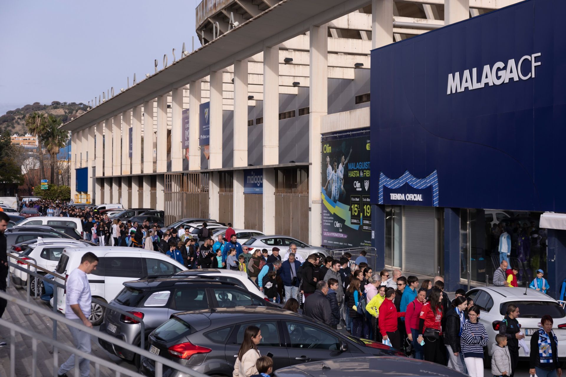 El entrenamiento del Málaga de puertas abiertas, en imágenes