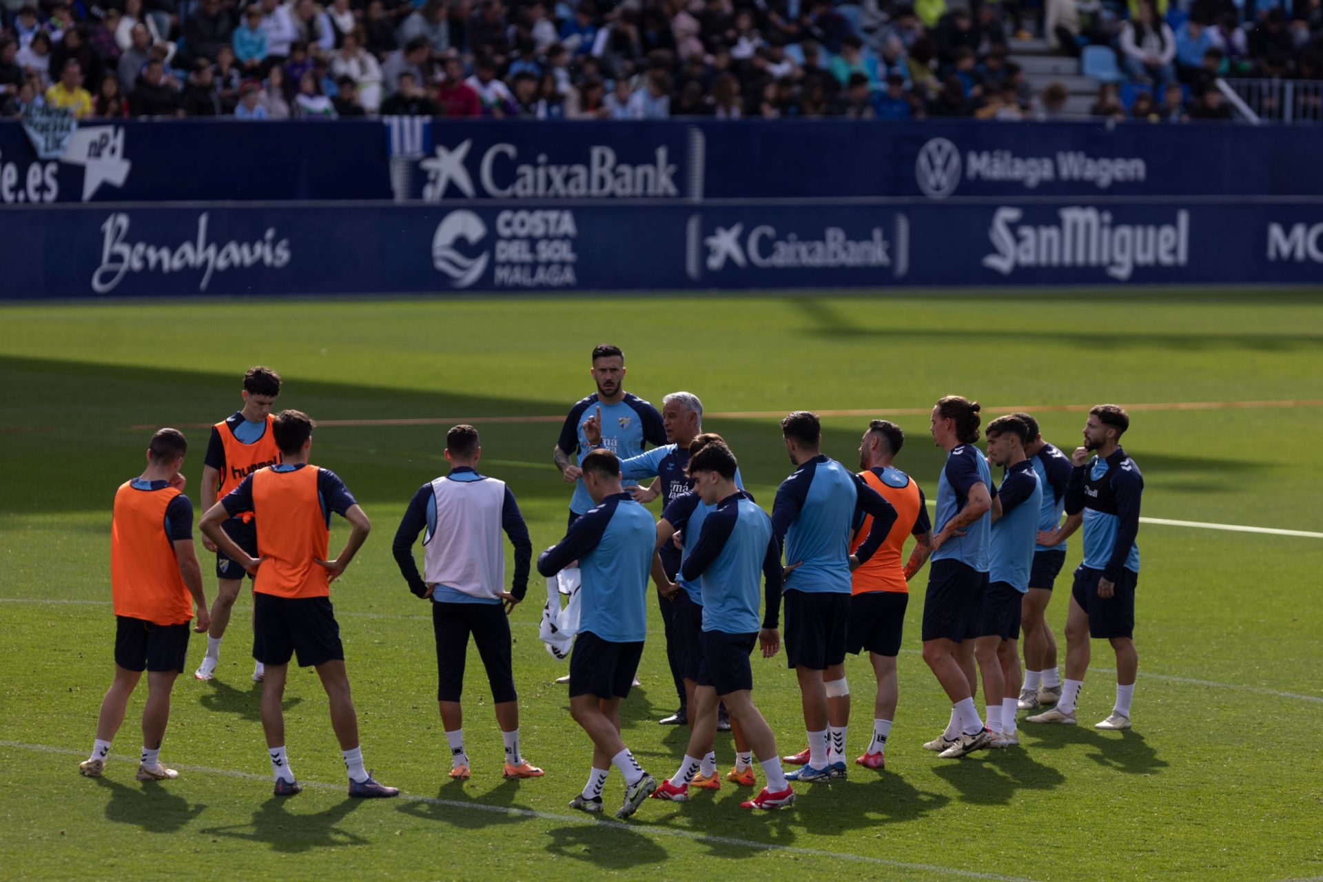 El entrenamiento del Málaga de puertas abiertas, en imágenes