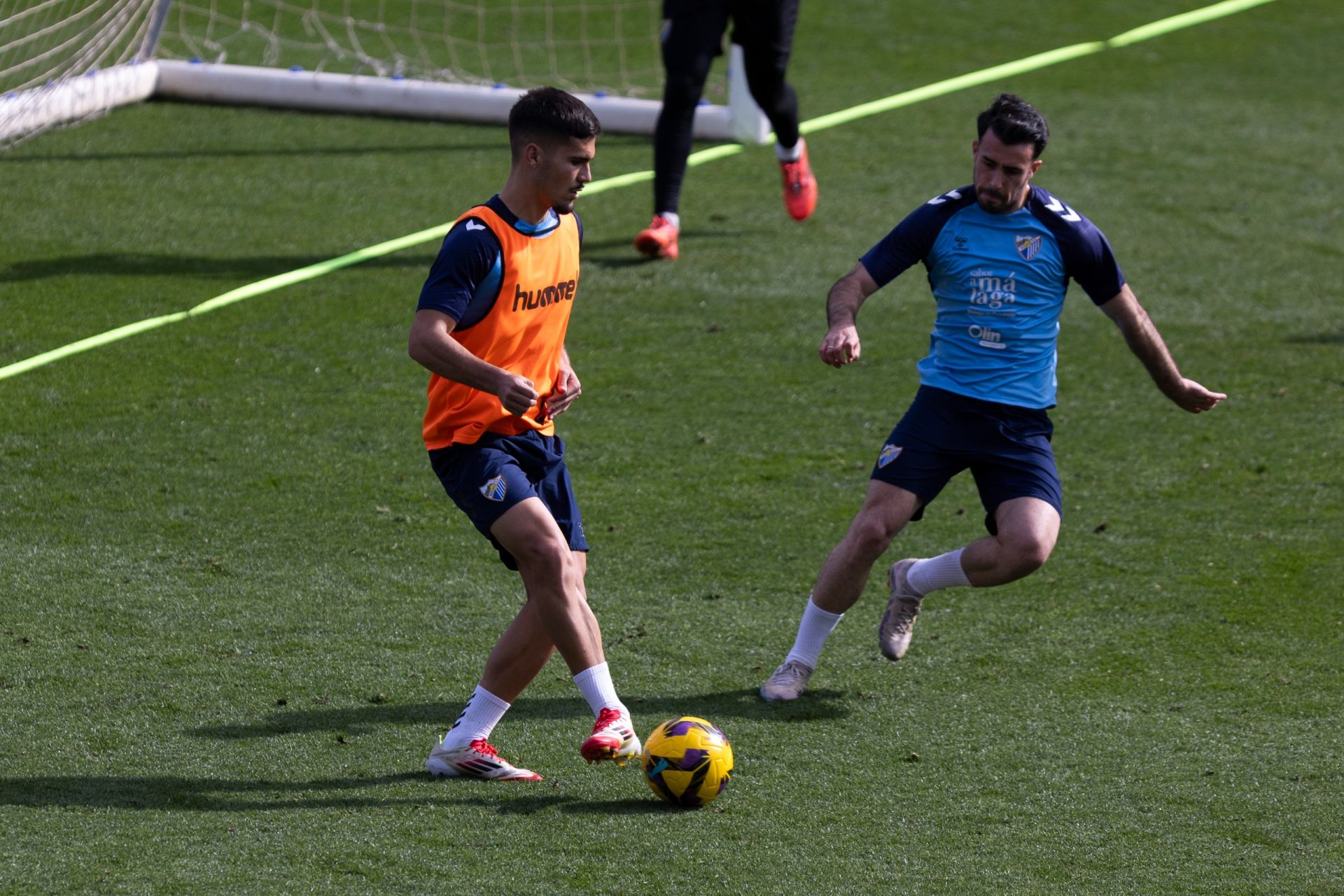 El entrenamiento del Málaga de puertas abiertas, en imágenes