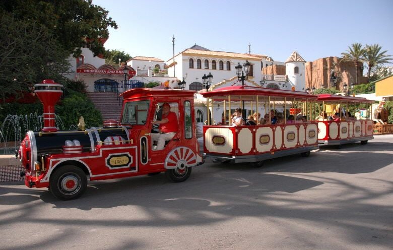 Y el mítico trenecito de Tivoli, que hacía parada a la entrada del parque para desplazar a los visitantes por todas las instalaciones