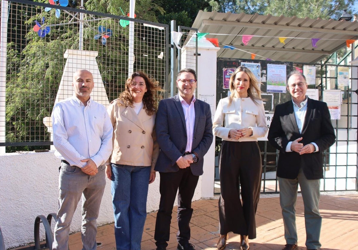 Comparecencia de los socialistas en el colegio de Benagalbón.