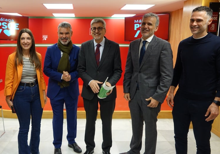 Ana Villarejo, José Bernal, Josele Aguilar Ignacio López y José Carlos Durán, esta mañana en la sede socialista.