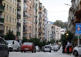 Tráfico en la calle Blas de Lezo.