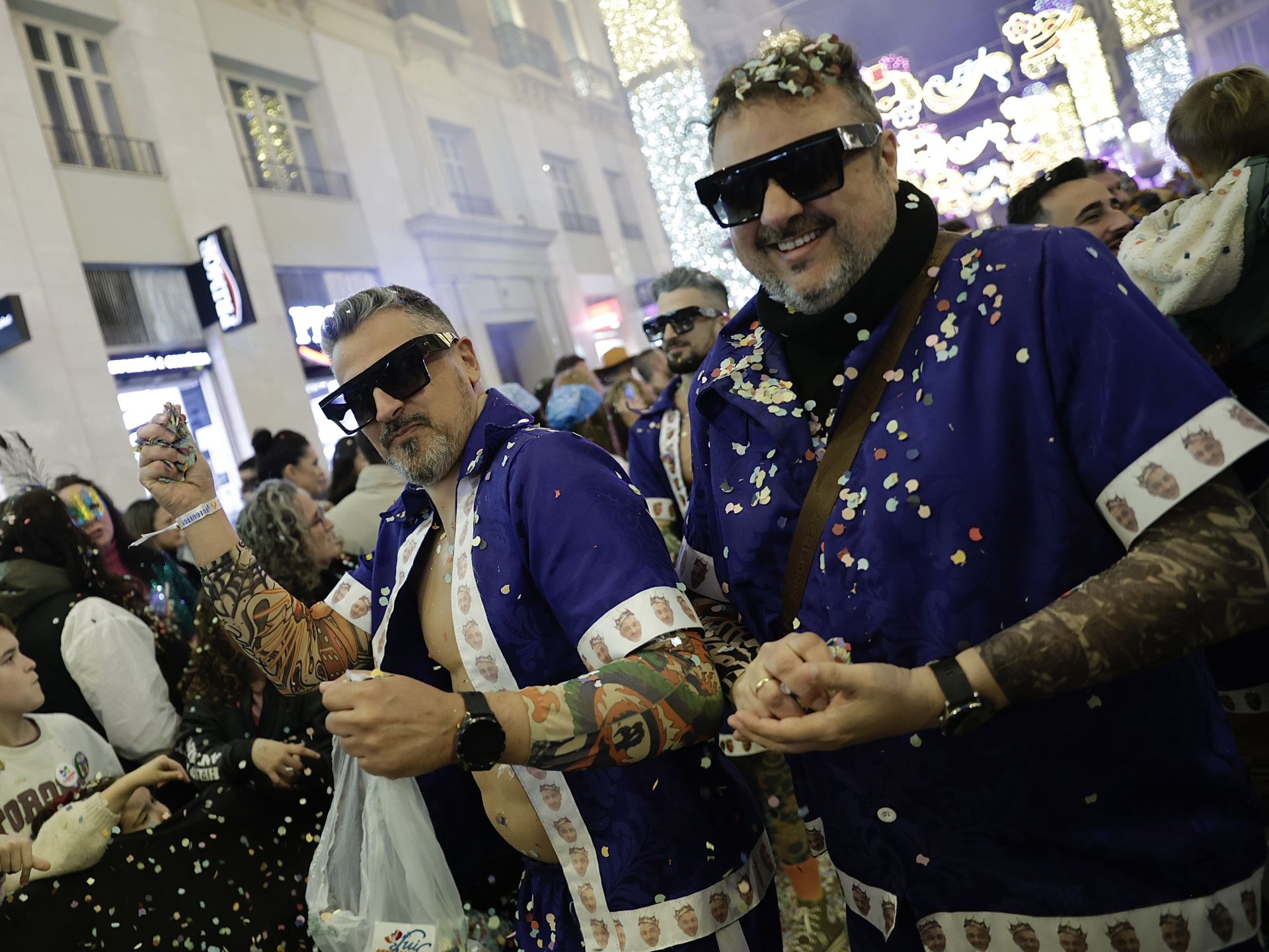 El Carnaval de Málaga sale a la calle: disfraces y la Batalla de las Flores