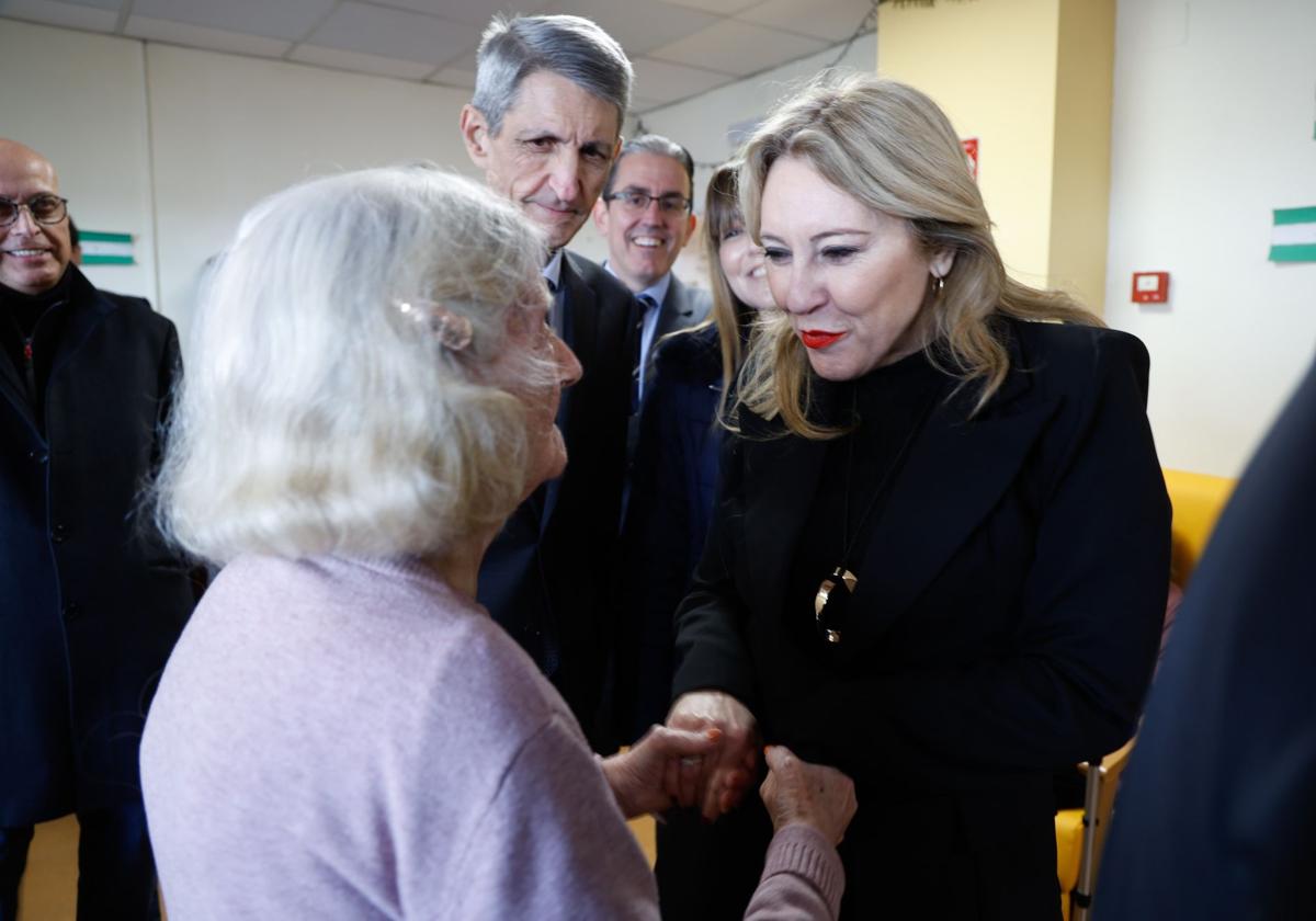 La consejera Carolina España, a María Jesús Montero: «Queremos dinero de verdad, no el del Monopoly»