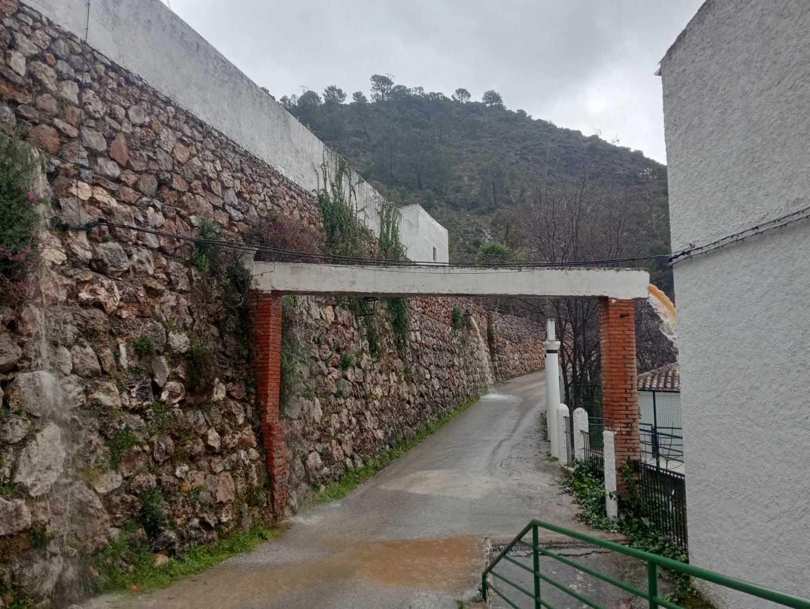 Uno de los municipios más afectados por las intensas lluvias de las últimas horas en Málaga