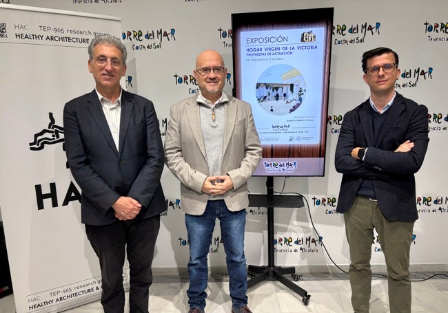 Acto de presentación de la exposición en Torre del Mar.