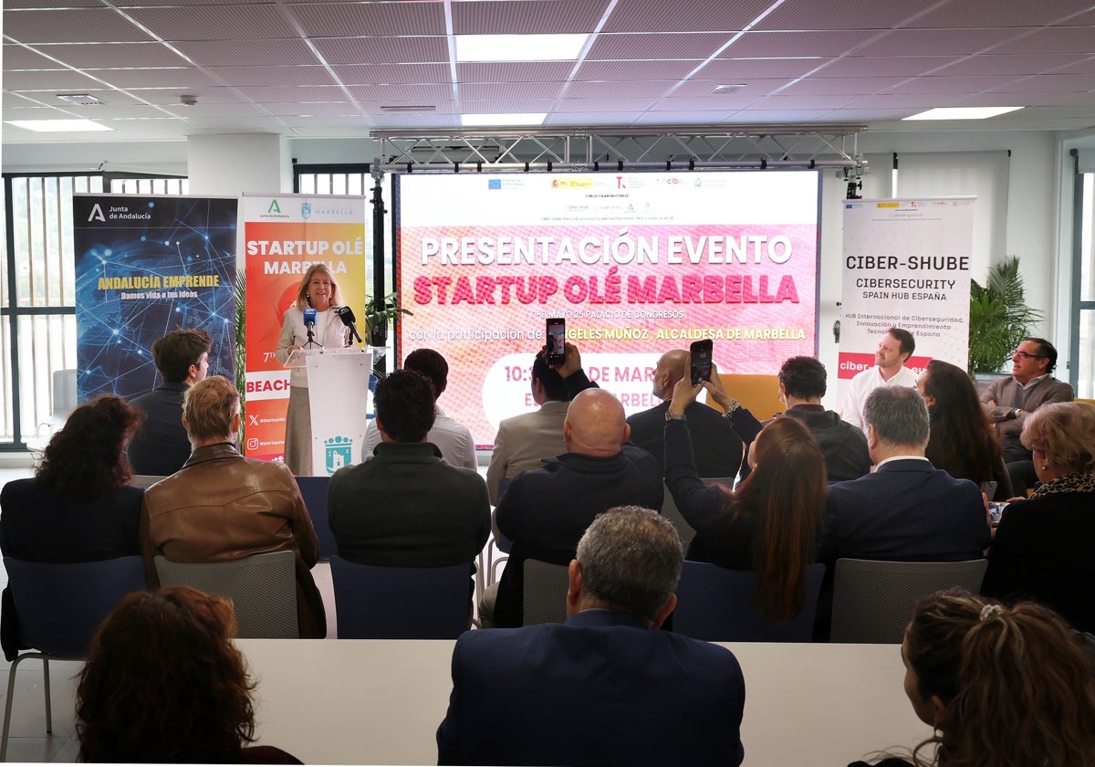 La alcaldesa, Ángeles Muñoz, en la presentación de la feria de innovación.