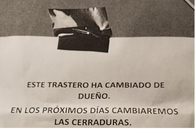 Uno de los avisos en los trasteros.