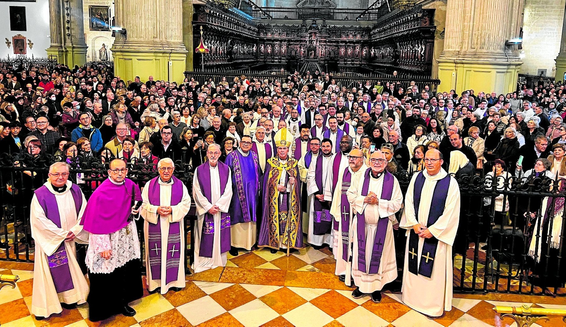 Imagen del encuentro celebrado ayer en la Catedral.