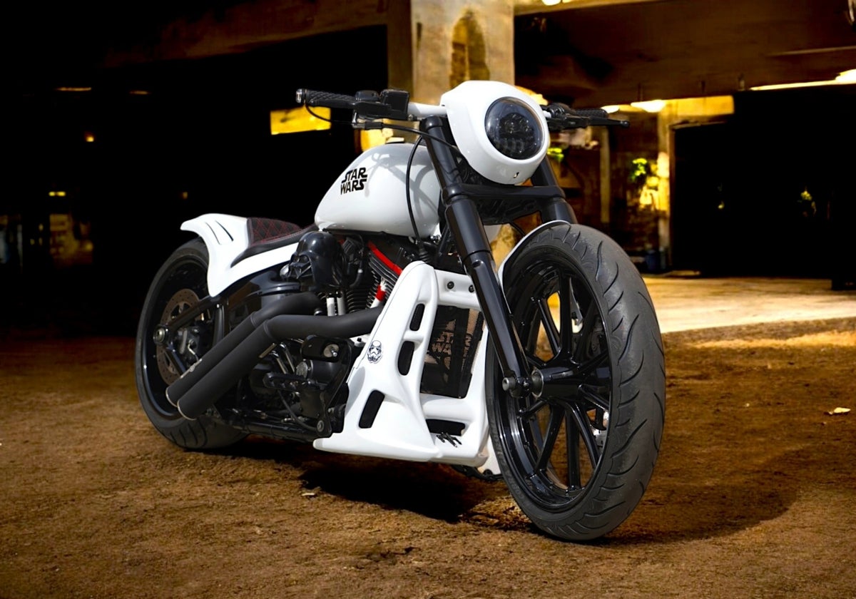 'Stormtrooper', la Harley Davidson conmemorativa a Star Wars customizada en Lord Drake Kustoms.