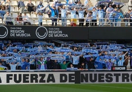 Aficionados del Málaga animan a su equipo en Cartagena hace escasas semanas.