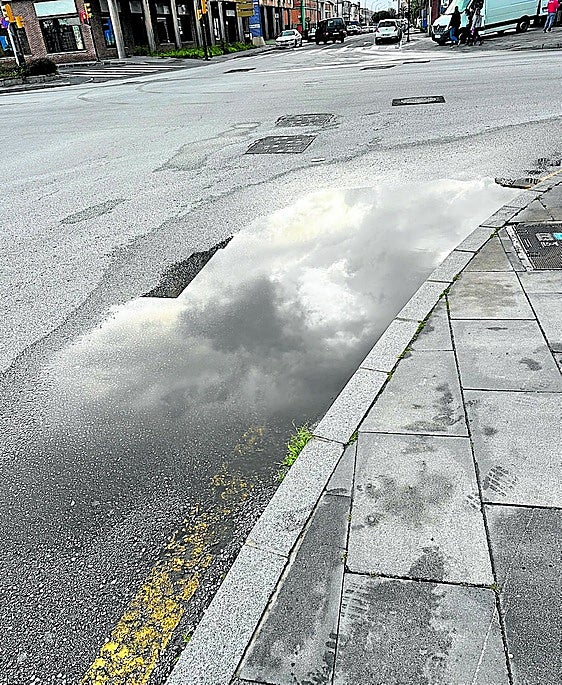 Vista de algunos de los charcos pasadas las horas de la lluvia.