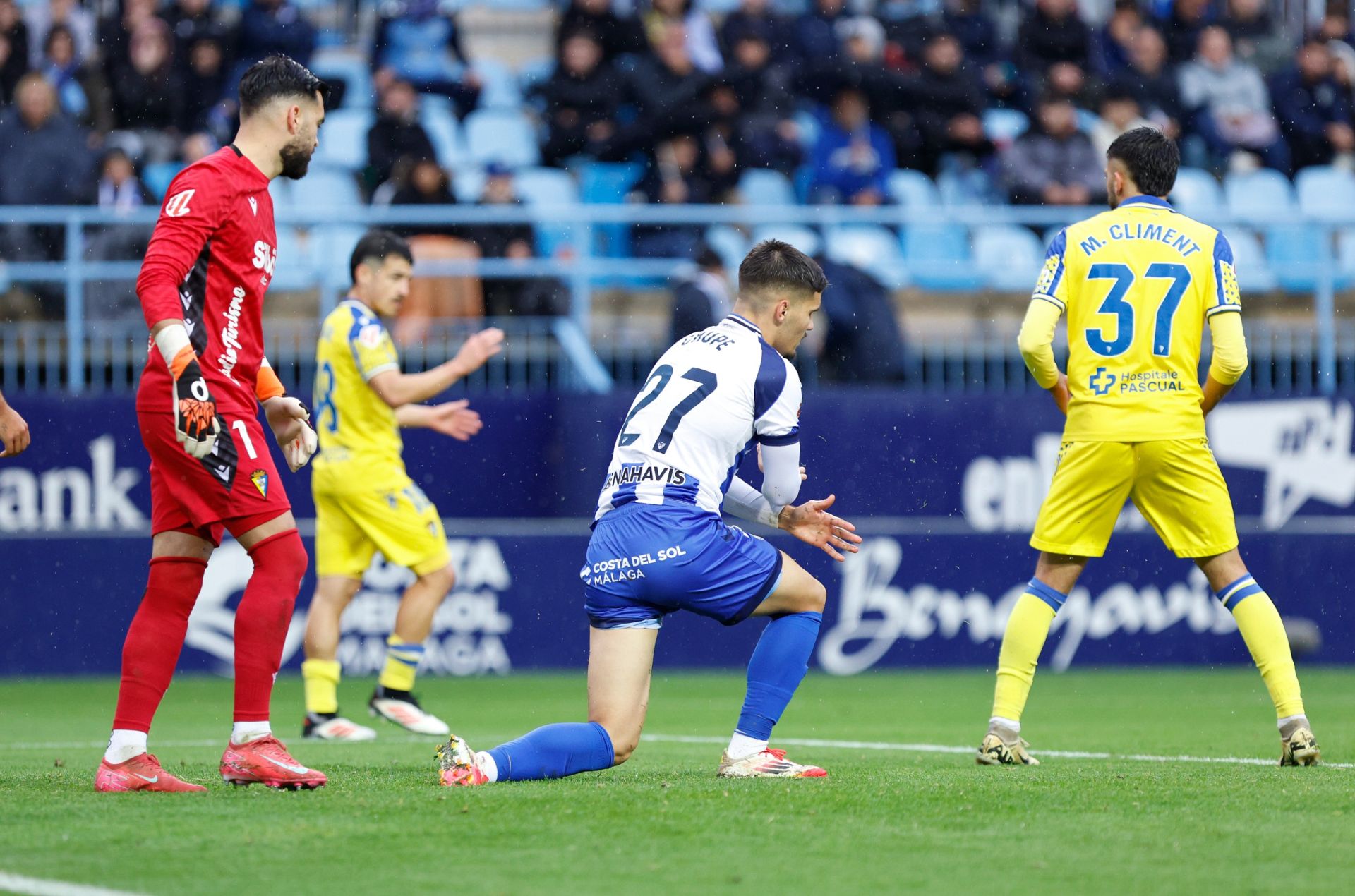 El Málaga - Cádiz, en imágenes