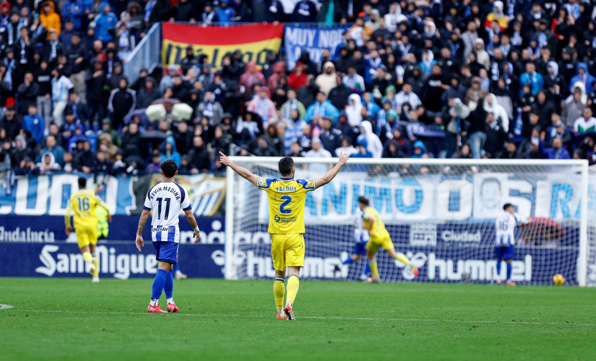 El Málaga - Cádiz, en imágenes