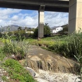 Imagen -  El otro río que atraviesa el núcleo urbano, el Seco, también ofrece un abundante caudal en su tramo más bajo