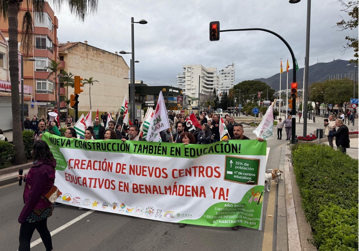 Protesta por la avenida de la Estación.