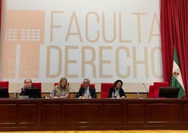 Acto en la Facultad de Derecho con motivo de la Semana Cultura.