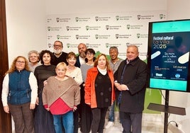 Acto de presentación de la iniciativa en el Ayuntamiento veleño.