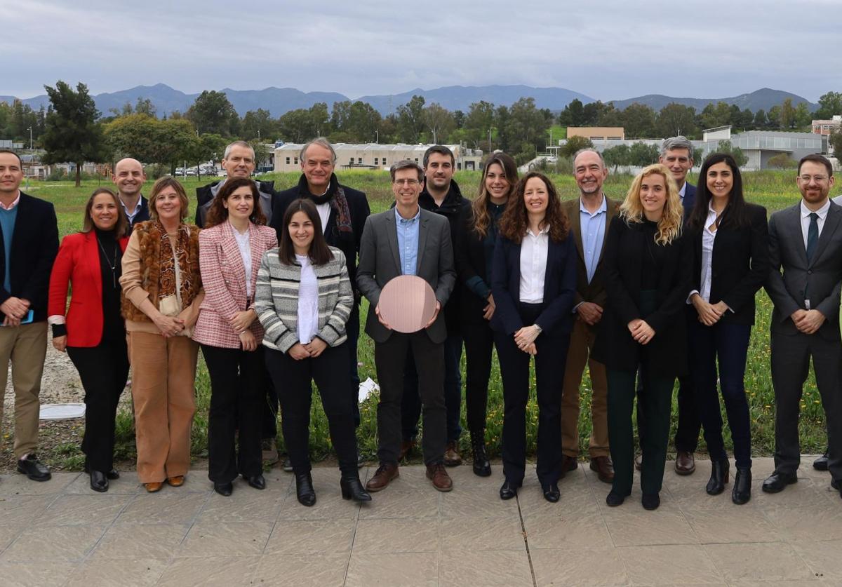 Reunión con los especialistas del proyecto del Centro de Innovación de Chips en Málaga