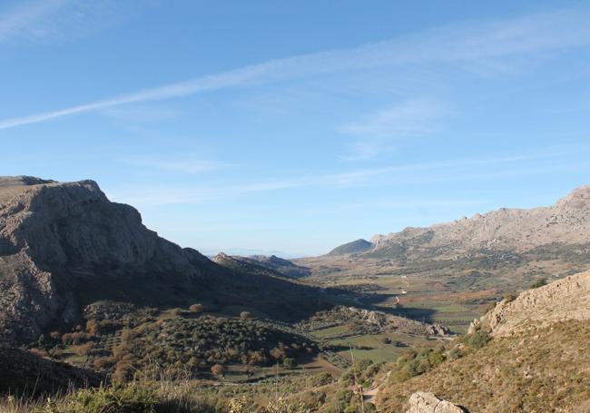 En su red de senderos es posible disfrutar de espectaculares paisajes de montaña.