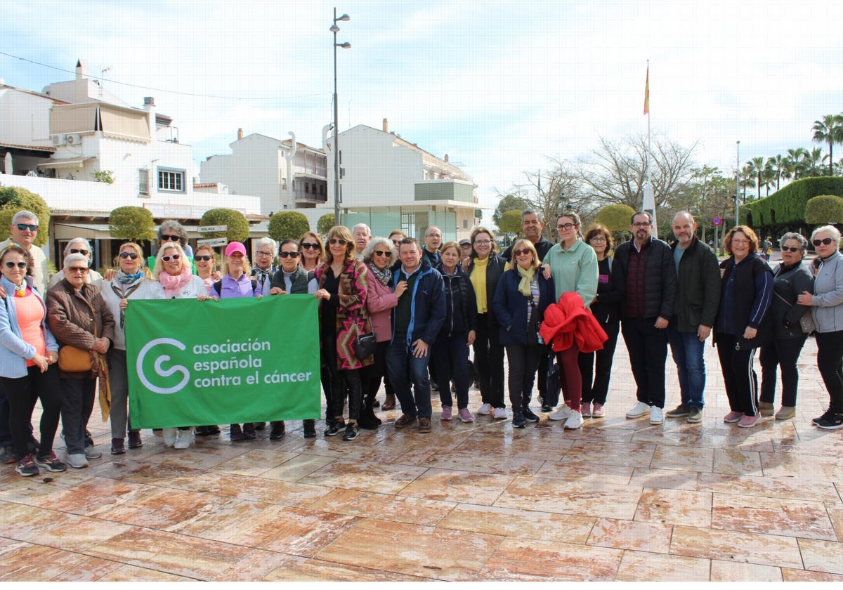 Participantes en la caminata saludable.