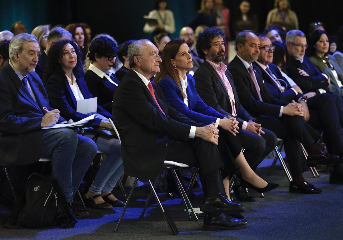 El alcalde, Francisco de la Torre, Nieves Valenzuela, directora general de Fomento de la Innovación de la Junta de Andalucía, y Fernando Mérida, subdirector general de Transferencia de Conocimiento del MInisterio de Ciencia.