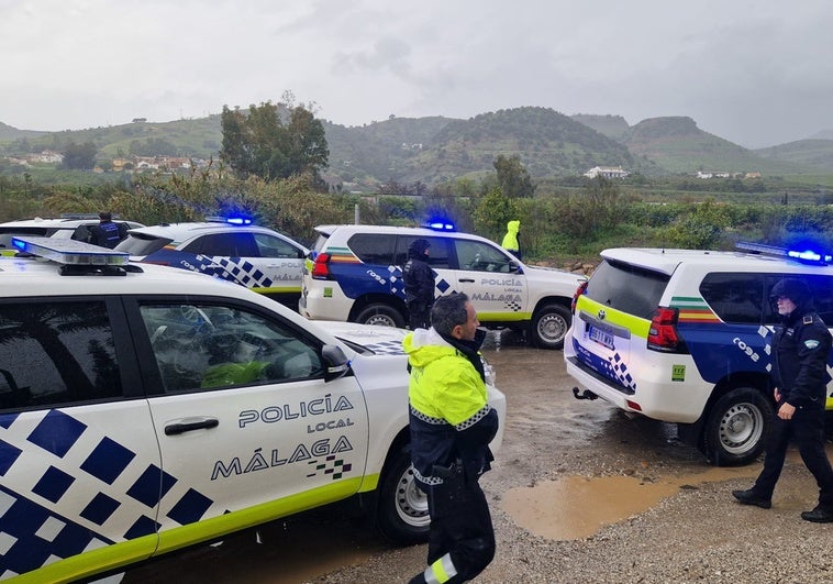 El despliegue de Policía Local ha llegado a las cinco de la tarde a Campanillas.