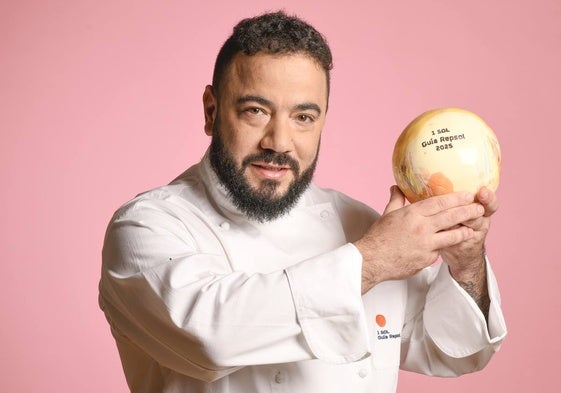 Diego René López Andújar, con el Sol para Beluga.